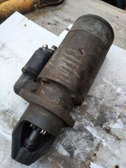 Prodám startér  na ZETOR25-po GO-4000,-