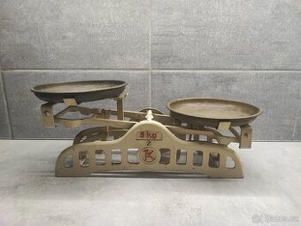 Staré kuchyňské váhy