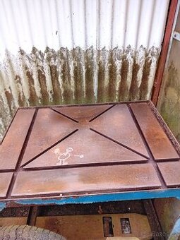 Upínací litinová deska