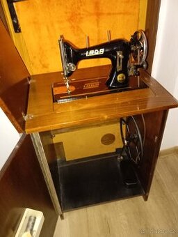 Ponorný šicí stroj Lada