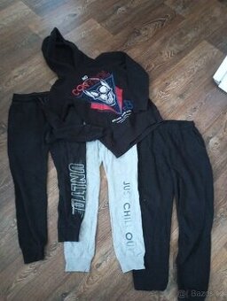 Mikina a tepláky vel 146