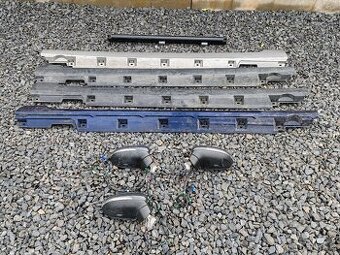 Volkswagen Passat B8 Elektrická zrcátka, Plastové prahy, Sít