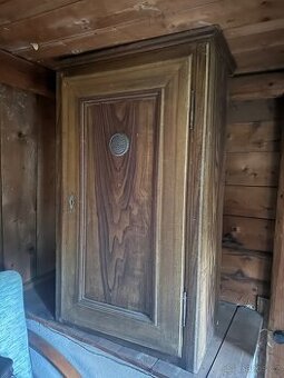 Starožitný nábytek