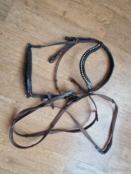 Hnědá uzdečka pony