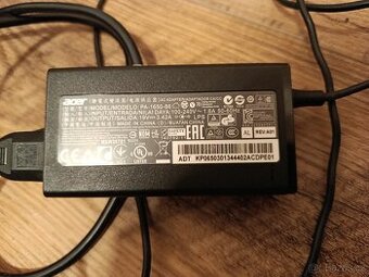 Acer adaptér