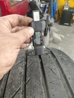 Letní pneu 225/40/18