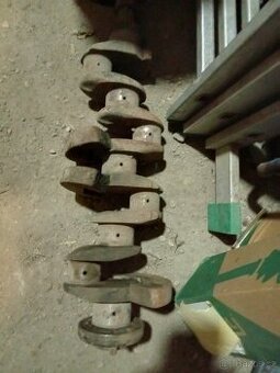 Kliková hřídel zetor 7211