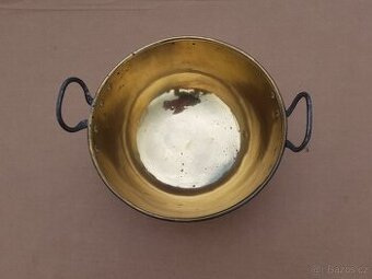 Starou mosaznou mísu,