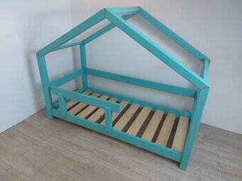 Domečková postel Benlemi - spěchá