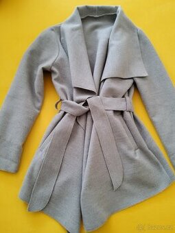 Lehký jarní kabátek M