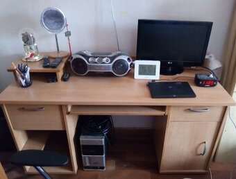 Praktický PC stůl s úložným prostorem - zásuvky, skříňka i m