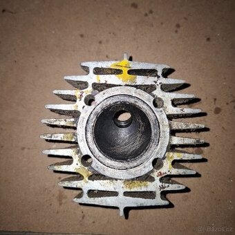 Hlava válce Jawa 550