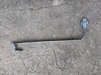 Držák hromosvodu pod tašku