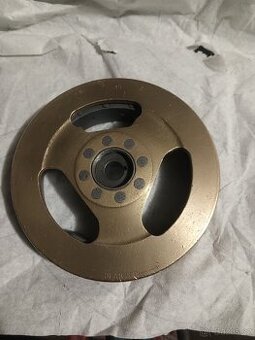 Mosazne  magneto  rotor Bosch ,nejspiš  předvalečné  sasch