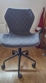 Dětská kolečková židle k pracovnímu stolu