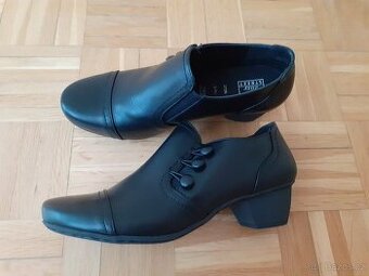 Dámské elegantní polobotky/lodičky Easy Street 41,5