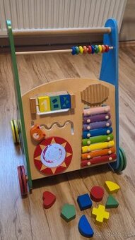 Dětské dřevěné chodítko