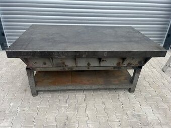 11. Pracovní stůl/rovnací/svařovací deska 2000/1200/310