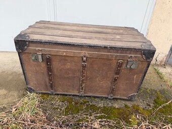 Krásný lodní kufr