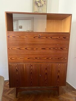 2x Vintage skřín a stůl