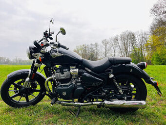 Royal Enfield Super Meteor 650 - černá