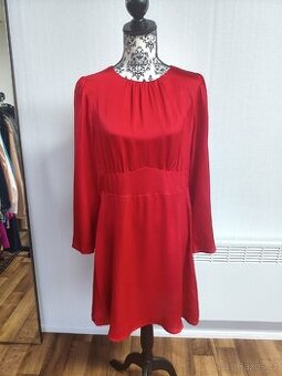 Červené saténové šaty vel. 42