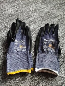 protiřezné rukavice