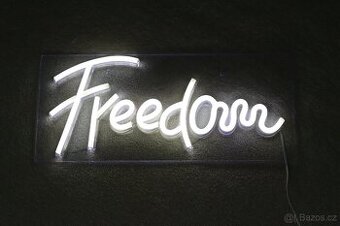 Světelný LED nápis FREEDOM