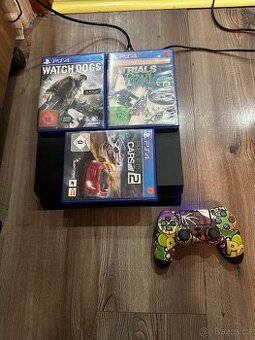 🎮 PS4 500GB + ovladač + 3 hry – FUNKČNÍ