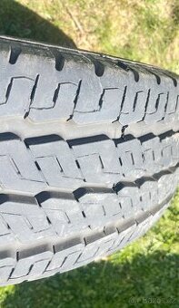 Pneu 225/75 R16 CP 116R