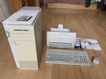 Apple sestava s tiskarnou klavesnici a myší