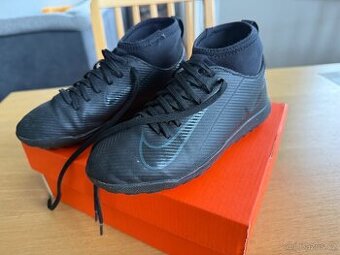 Chlapecké fotbalové boty - kopačky Nike, vel. 33