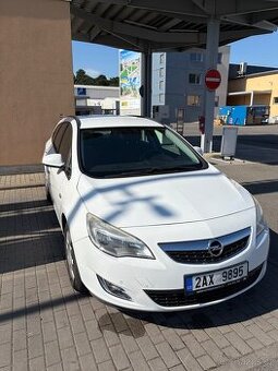 Opel Astra 2.0 CDTI automat - 1