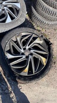 245/45/19Hyundai Tucson