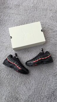 Nike Air Max 95 SP Undefeated Black