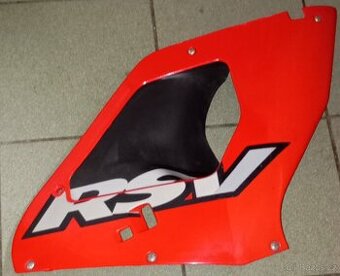 Prodám boční plasty Aprilia Mille Rsv 1000 r.v.2001