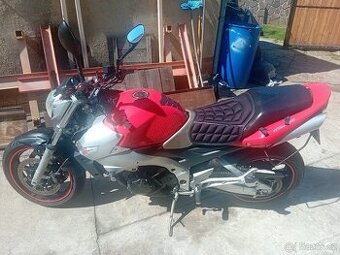 Suzuki gsr 600 na dily