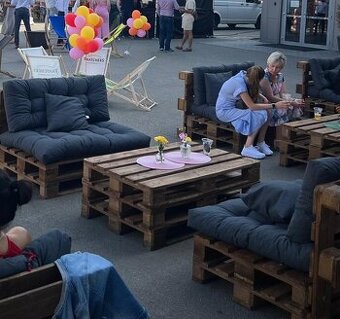 Kruhové prostírání na stůl – světle růžové a tmavě zelené