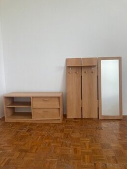 Předsíňový nábytek