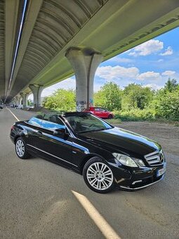 mercedes e200cgi cabrio automat 08/2010