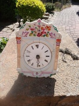 Porcelánové hodiny