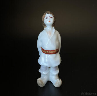 Porcelánová soška Chlapec v botách 14.5 cm, USSR