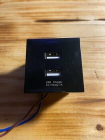 Legrand Mosaic nabíječka USB