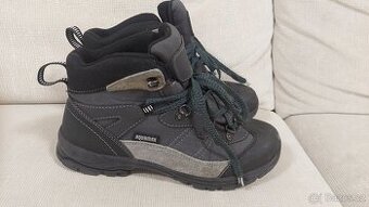 Turisticke boty McKinley vel 37