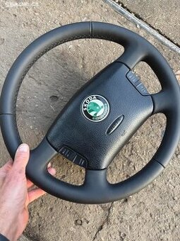 Prodám po renovaci kompletní volant Škoda O1,S1 MF