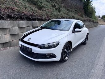 Volkswagen Scirocco 1.4 TSi  90 kw    ALU kola R 19  Xenony