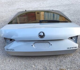 Škoda Superb 3 sedan liftback kufrove dveře LA7W 3V3 Superb