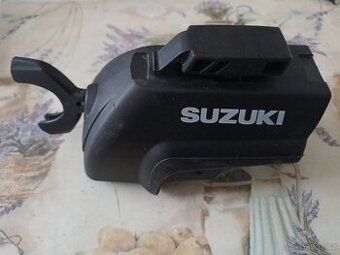 Nosnou patku na střešní příčník Suzuki