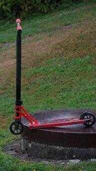 Prodám lehkou custom parkovou koloběžku – skvělý stav