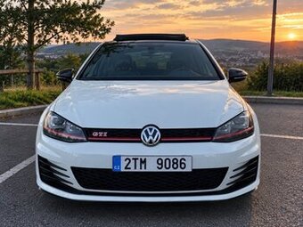 Volkswagen Golf 7 GTI 2.0 TSI DSG | 196 kW | PANORAMA | KEYL